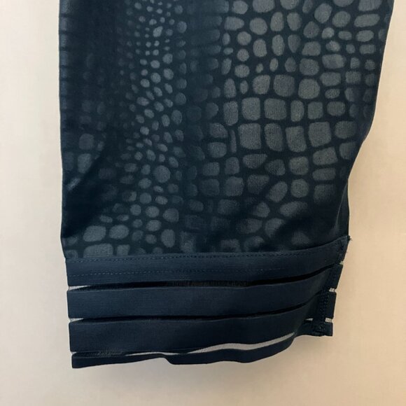 Sweaty Betty Womens Croc Print Embossed 7/8 Athletic Leggings XL Teal Blue NWT - Picture 6 of 13